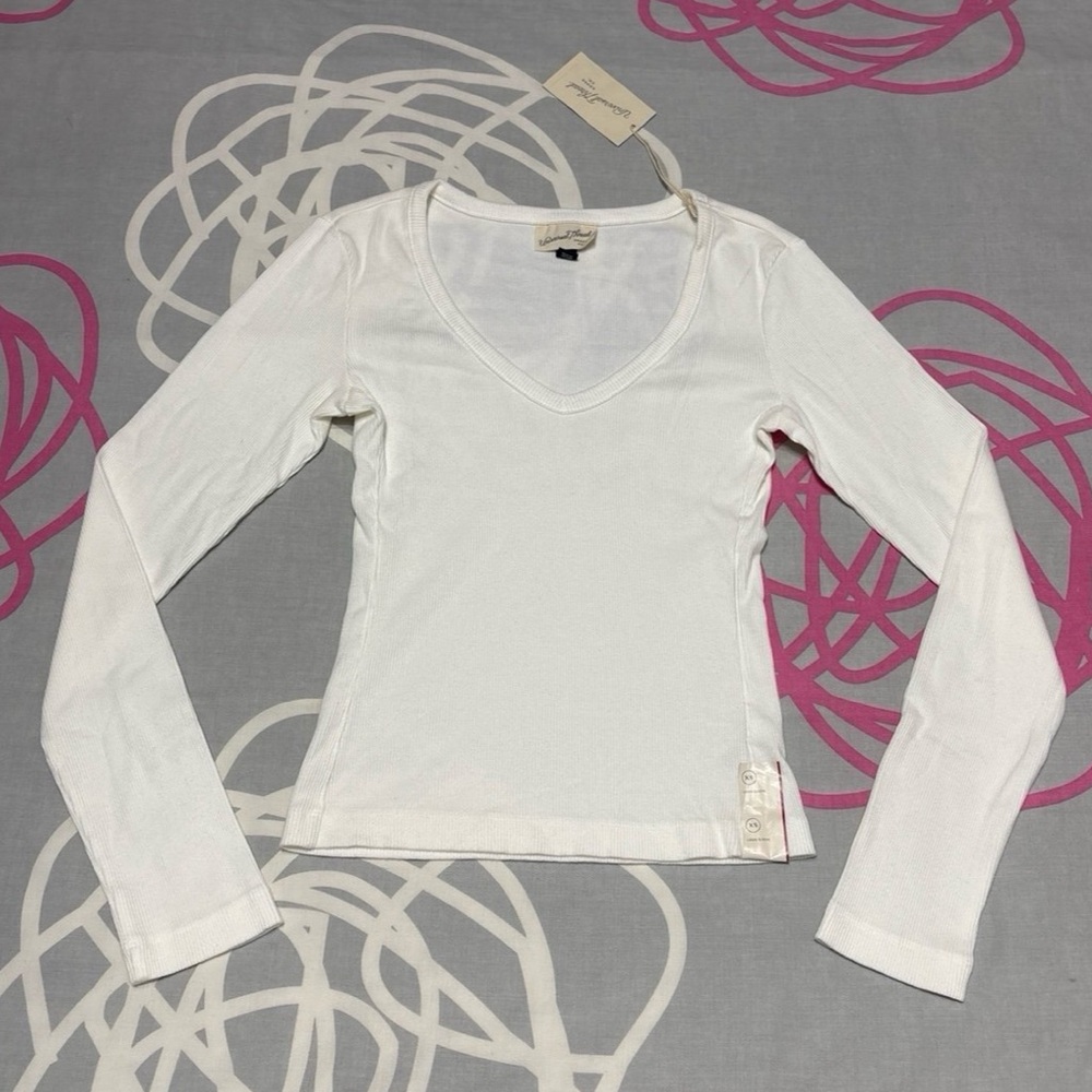 Universal Thread White V-Neck Long Sleeve Top
